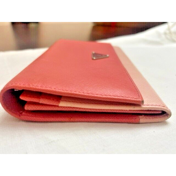 Authentic Prada Saffiano Leather Bifold Long Light Pink 2 tone Wallet w/snaps - Picture 9 of 15